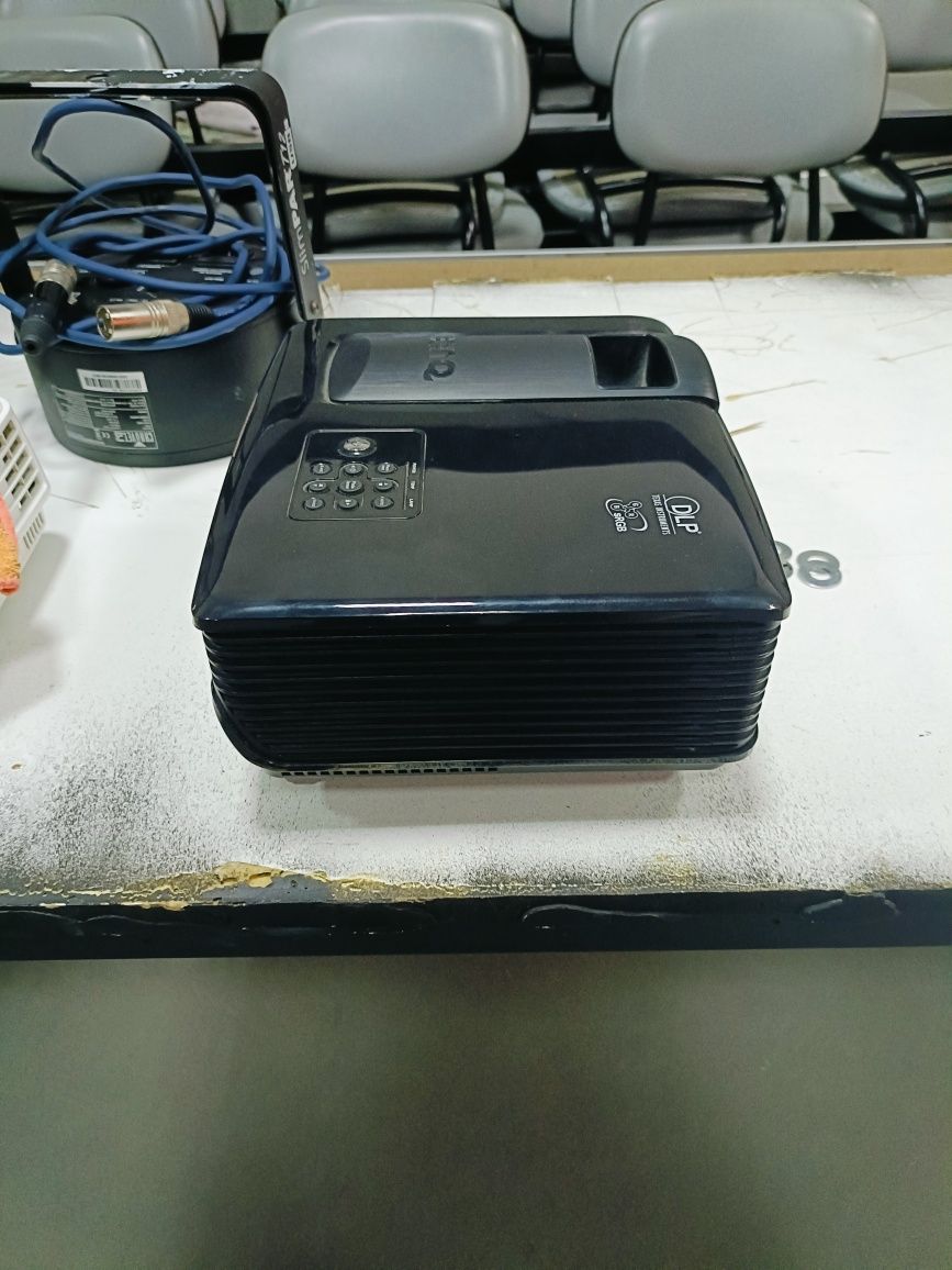 Projetor BENQ MP512 - LCD com falhas nos píxeis