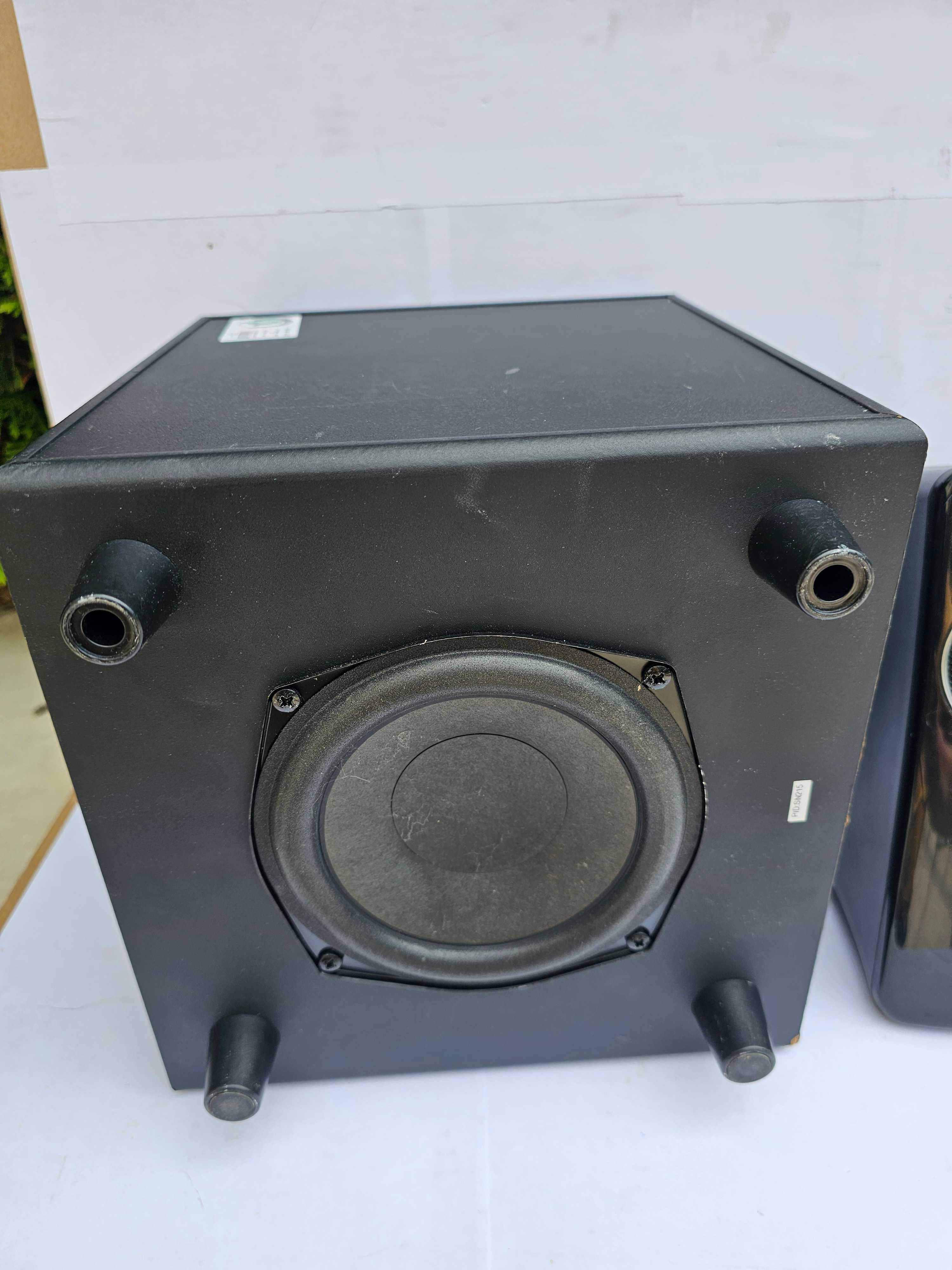 Głośniki LOGITECH Z-523 - z jednym głośnikiem sterującym 40W-aktualne