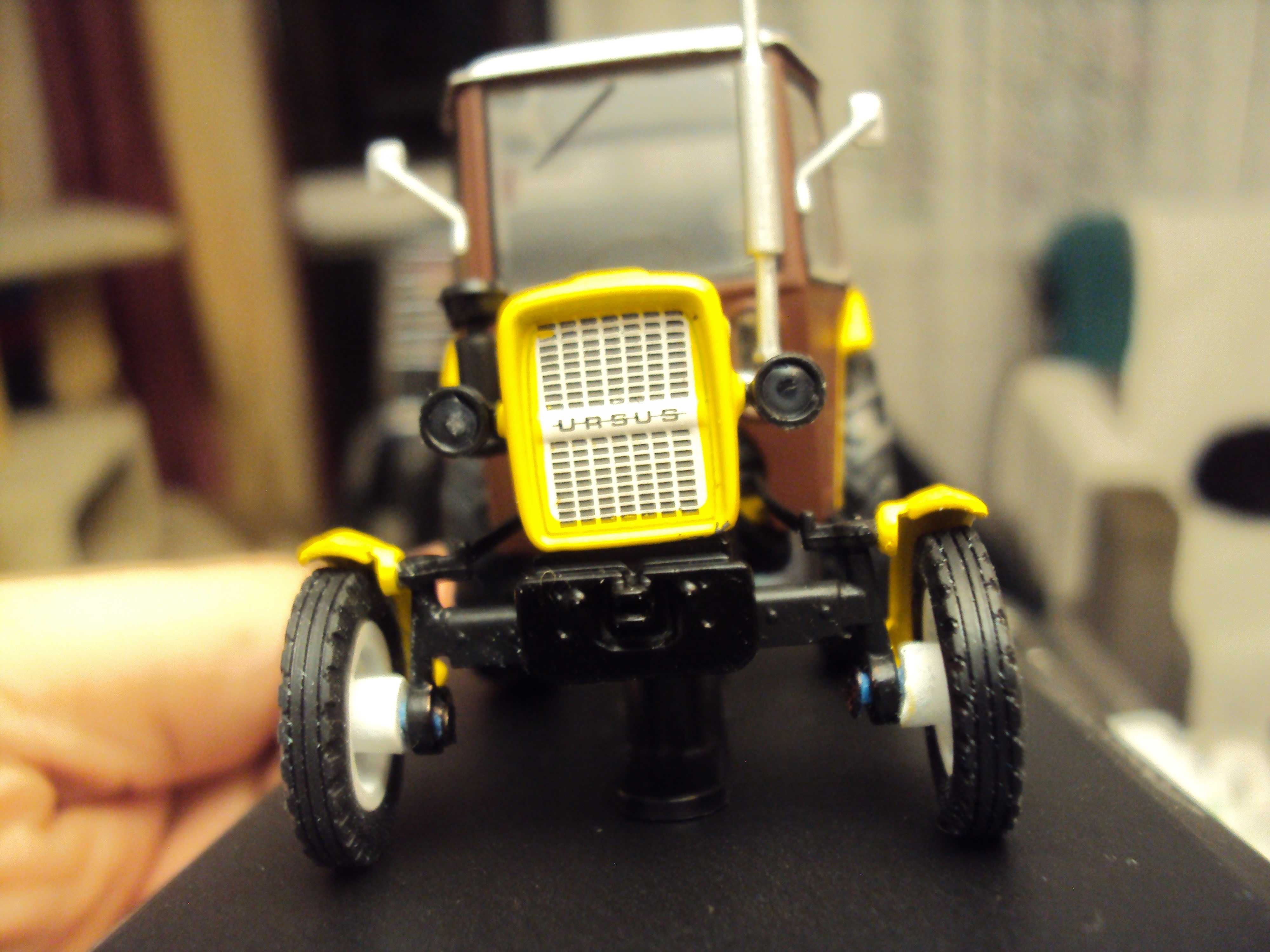 model traktor ursus C -330 konwersja skala 1/43 ixo z przesyłką