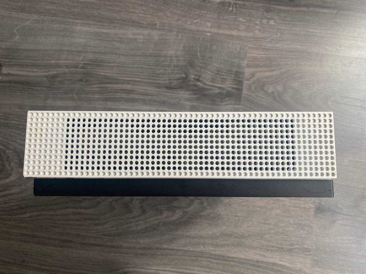Microsoft Xbox One S Model 1681 по запчастинам.