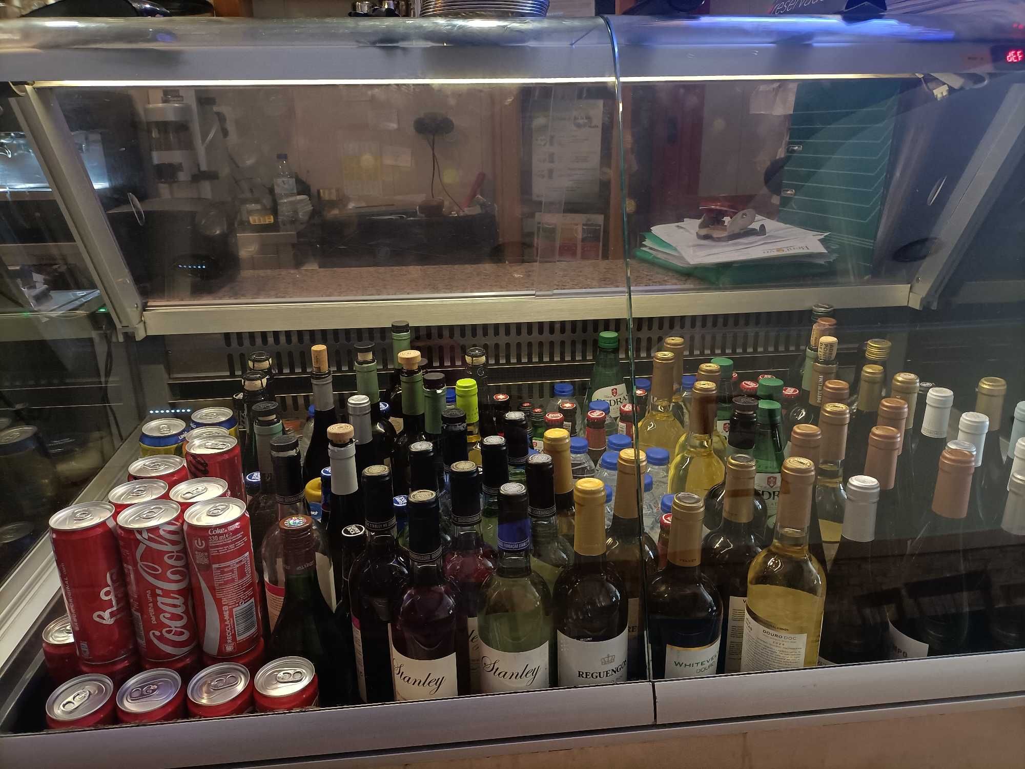 Montra vitrine bancada frigorífica hotelaria infrico