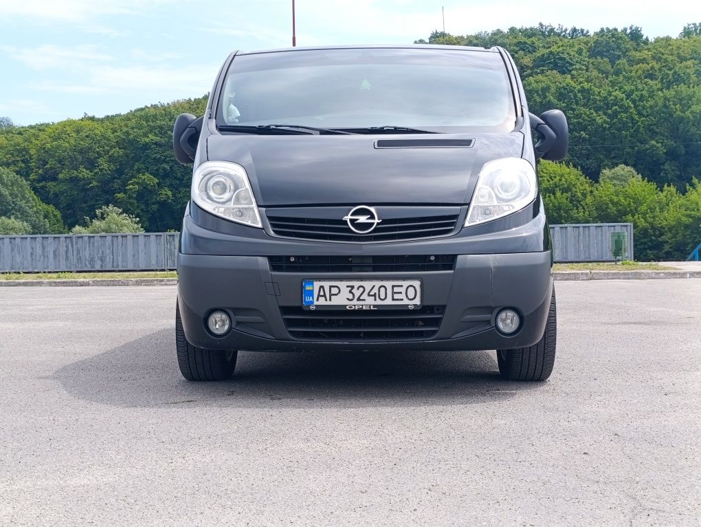 Opel vivaro 2.5 2011