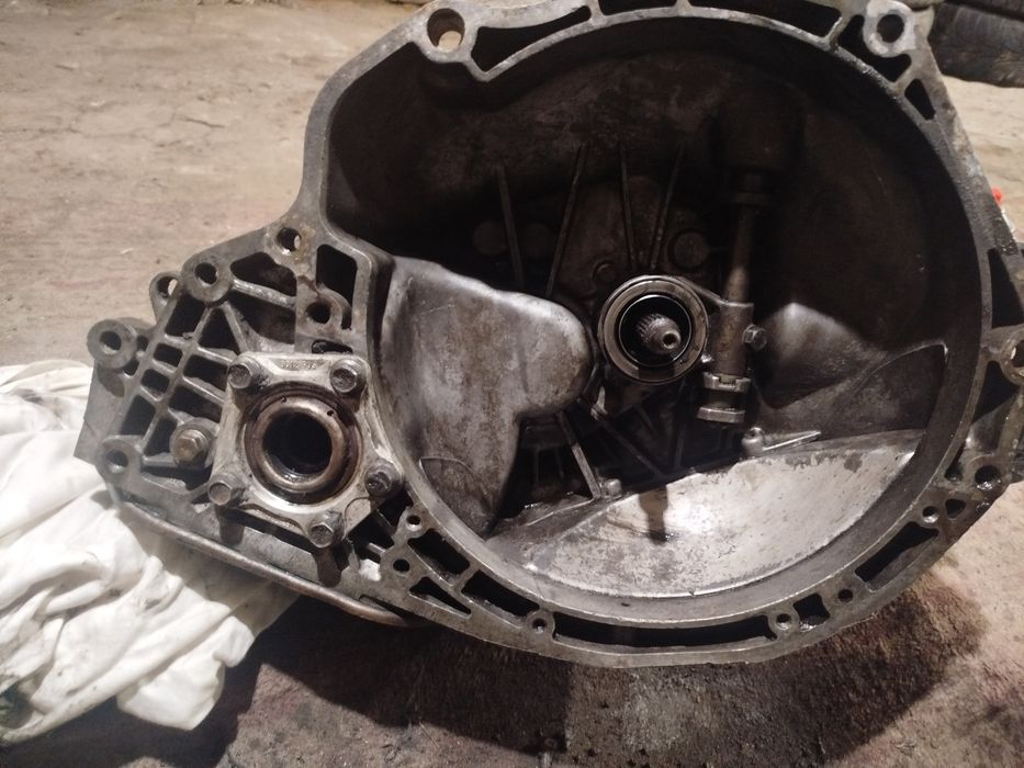 Продам мотор  після ремонту 300 км коробка стартер генератор Опель кад