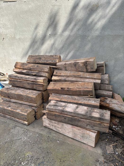 stare belki stropowe krokwie legary drewno deski więźba kantówka