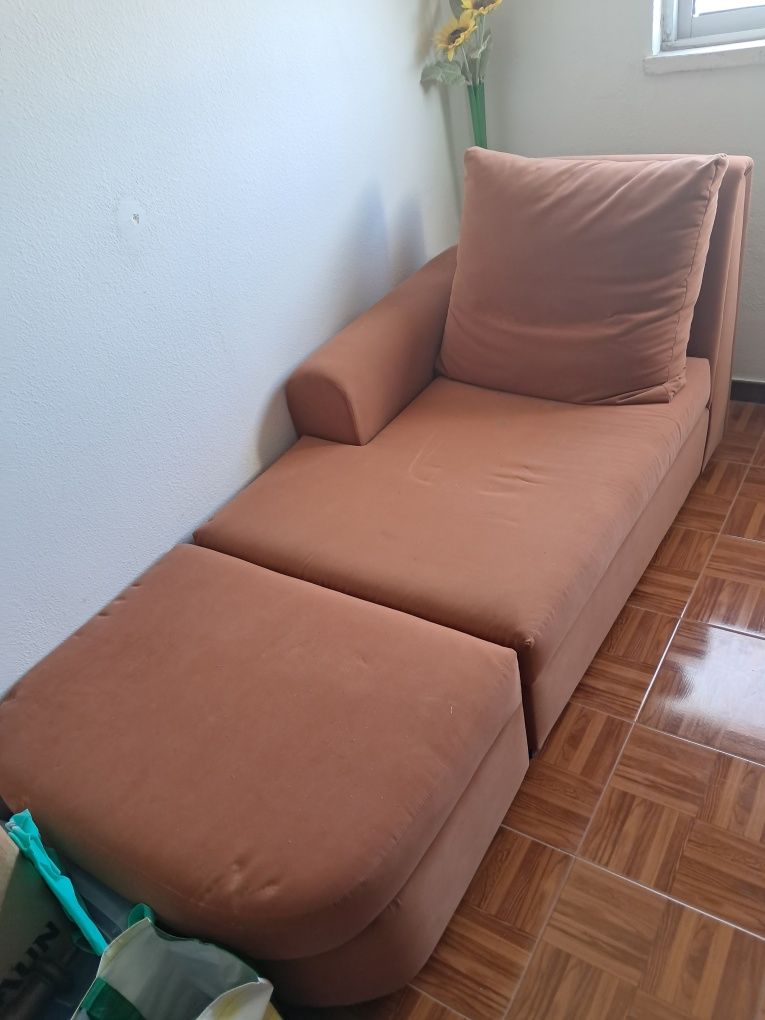 Sofá de sala laranja