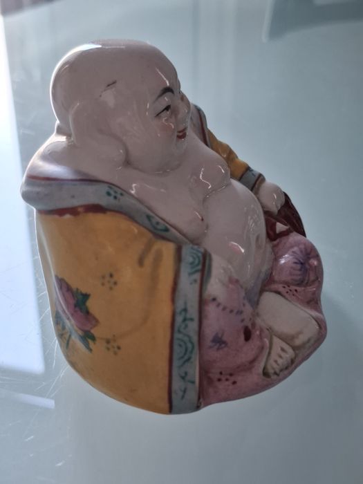 Estatueta de buda sorridente em porcelana Japonesa Macau