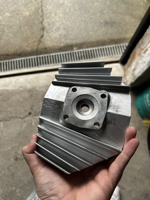 Motor casal 4 com mais um cilindro