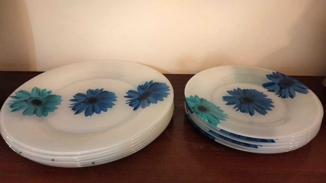 Pratos de cozinha com motivos florais