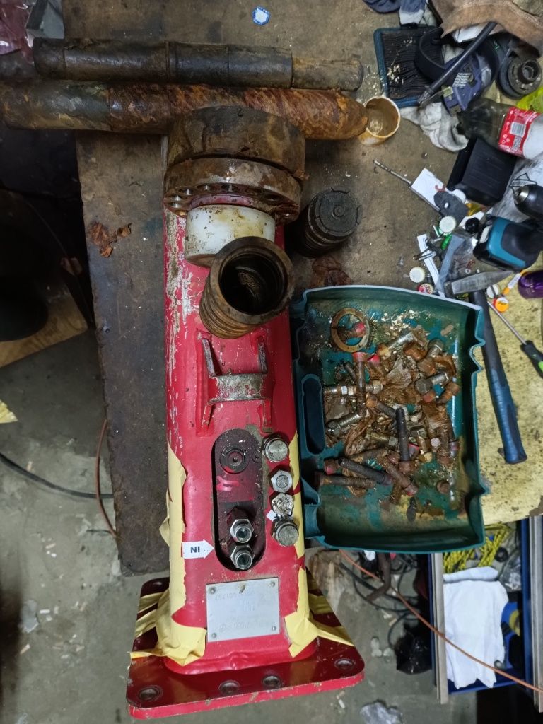 Młot udarowy hydrauliczny do koparki socomec dms 165