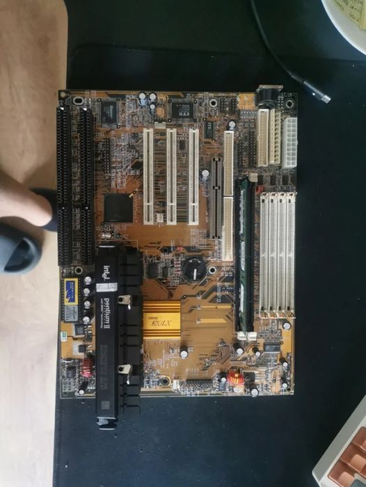 Motherboard Slot-1 Pentium II 233MHz - 64MB