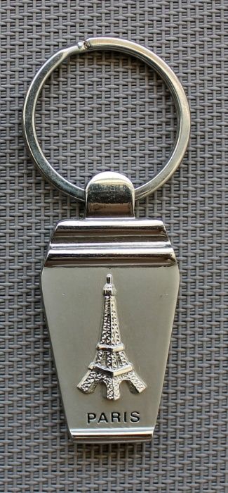 Porta-chaves em metal com Torre Eiffel e inscrição Paris (NOVO)