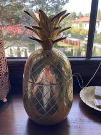 Ozdobny otwierany ananas