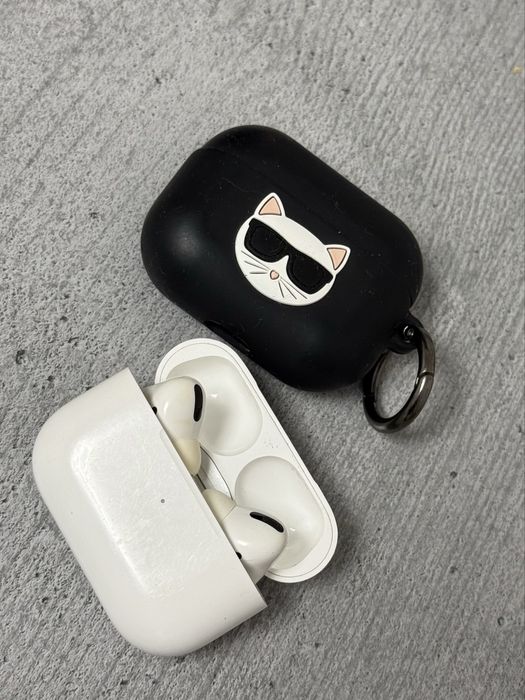 Наушники AirPods pro