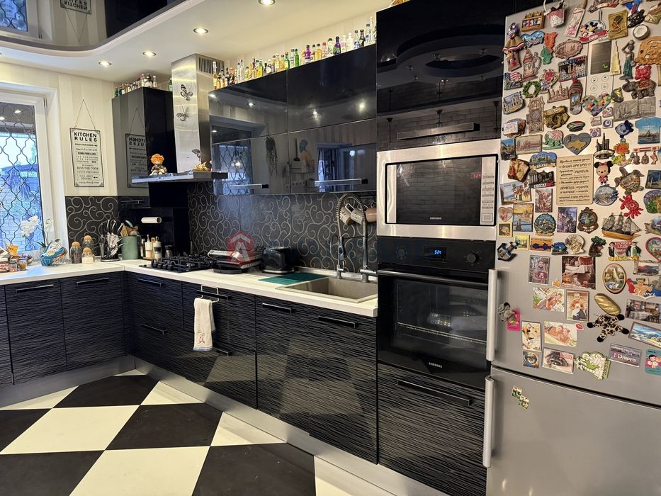 Таунхаус з ремонтом, Святопетрівське!!!