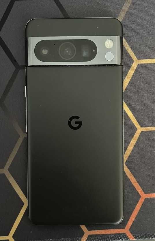 Pixel 8 Pro com garantia tem um mês