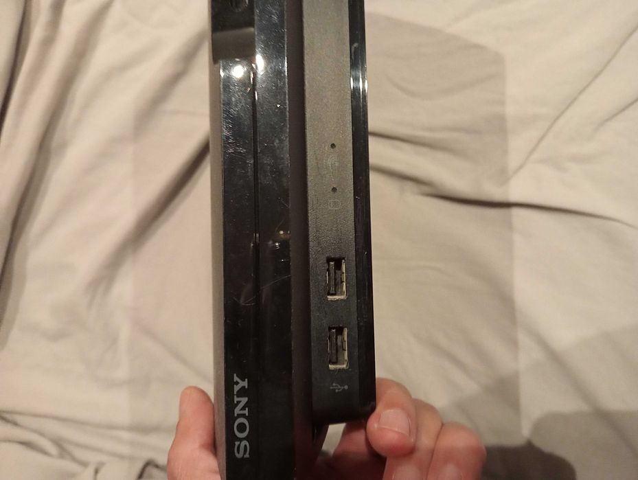 PS3 Desbloqueada com jogos e comandos