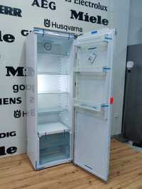 Суцільний вбудований холодильник LIEBHERR™IKF3510. Без морозилки.