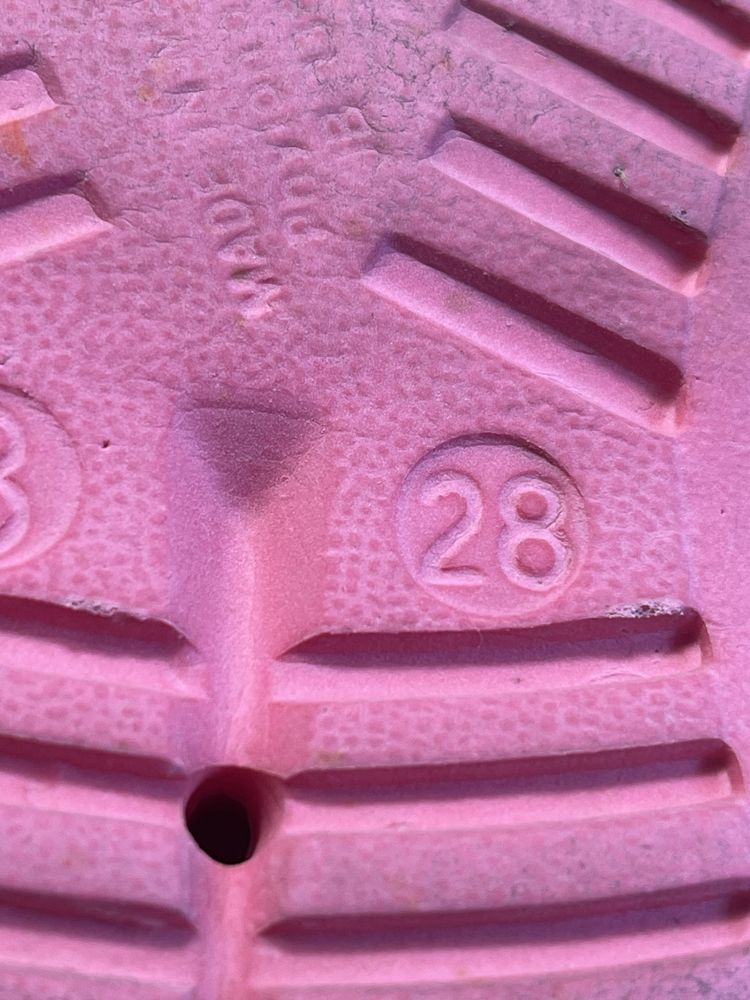 Rozowe plastikowe klapki dla dziecka 28 5 lat
