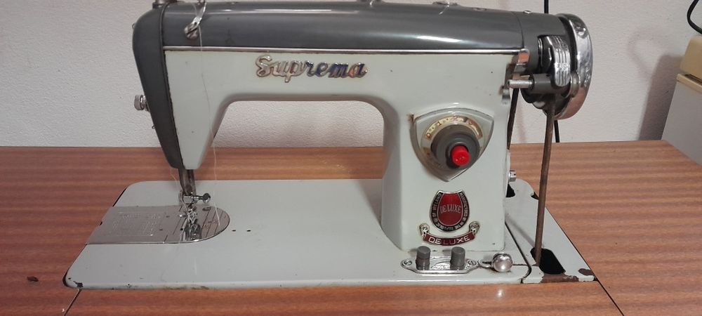 Maquina de costura antiga