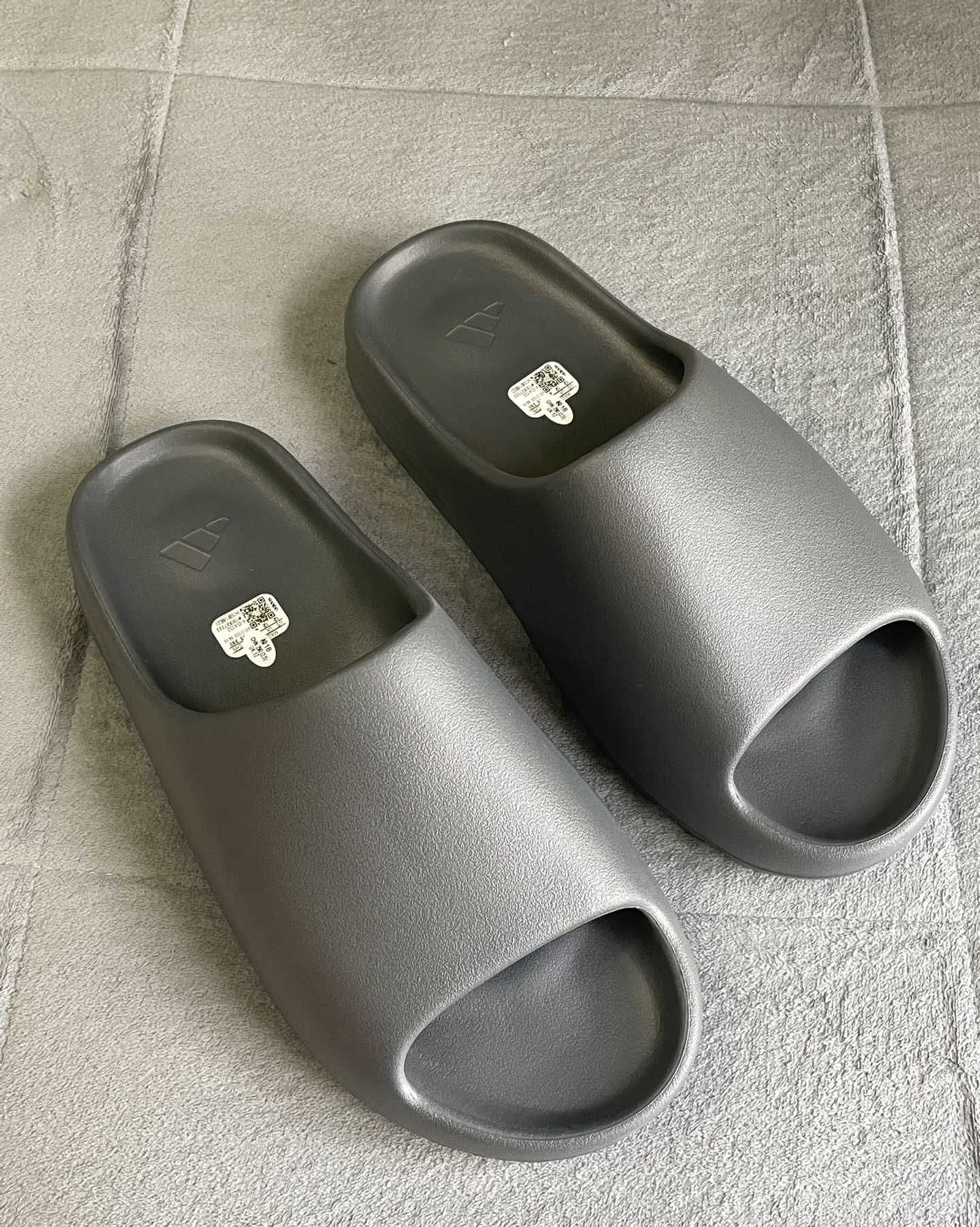 Adidas Yeezy Slide Dark Onyx r.41