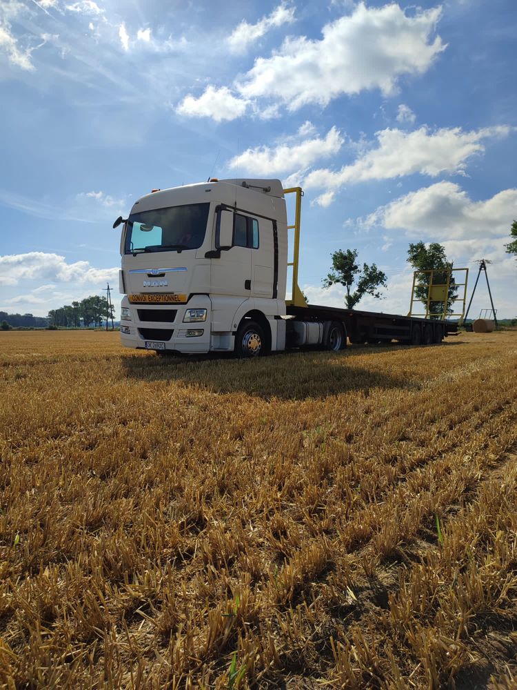 Transport slomy materiałów sypkich plodów rolnych