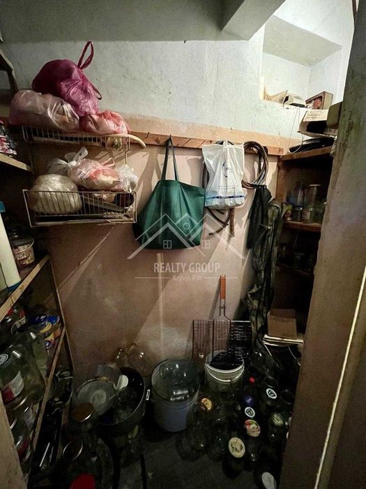 Продаж  просторого будинку Універмаг 44 квартал