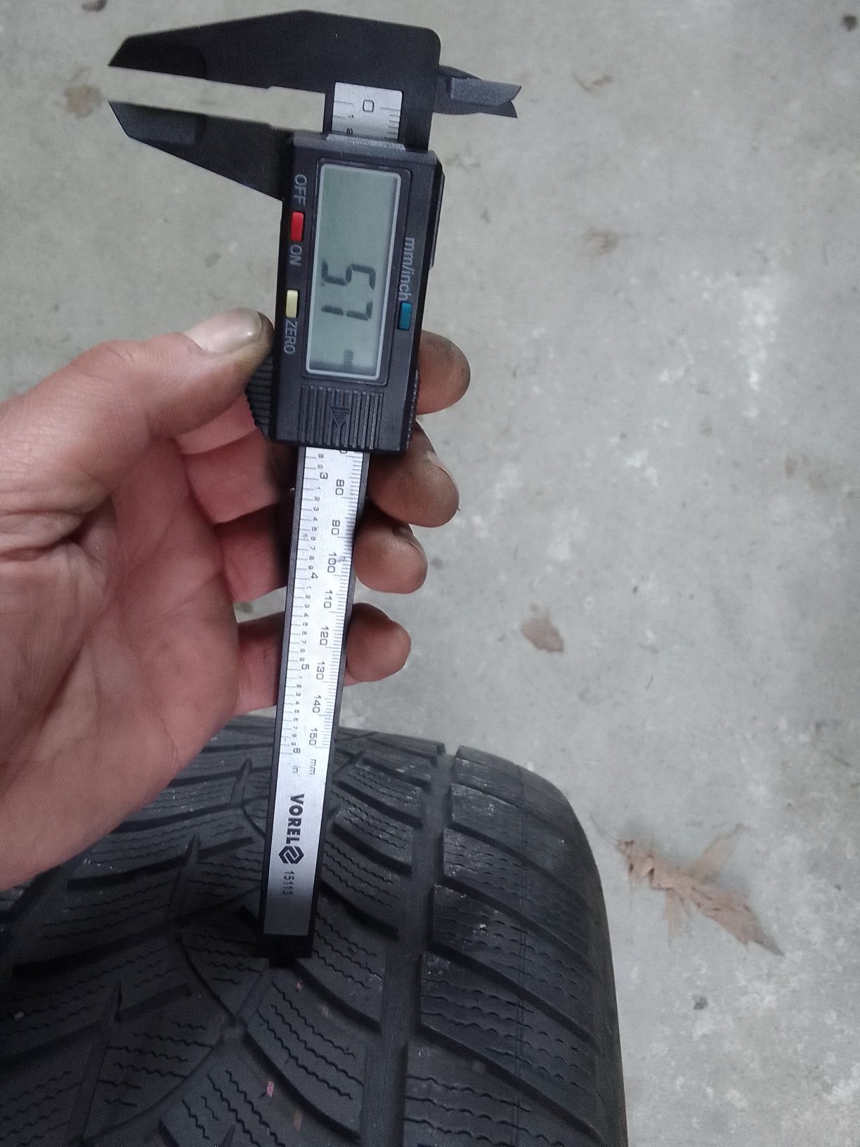 Cena za 4 Opony zimowe 255/55r20 GOODYEAR 2021r 6mm