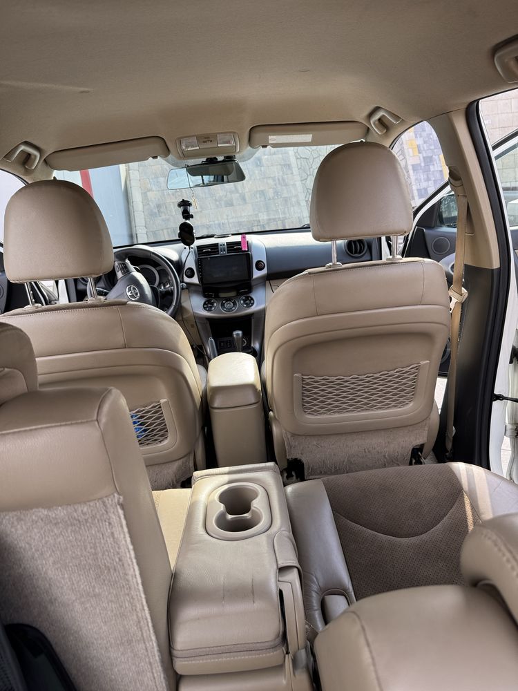 Toyota RAV4, 2010 рік, повний привід, стан ідеальний!