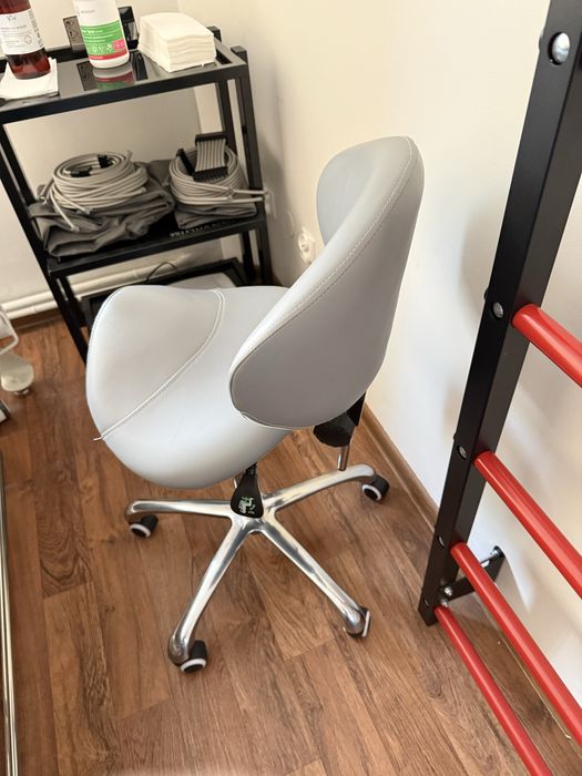 Ergonomiczny taboret