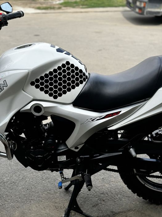 мотоцикл Lifan KP200