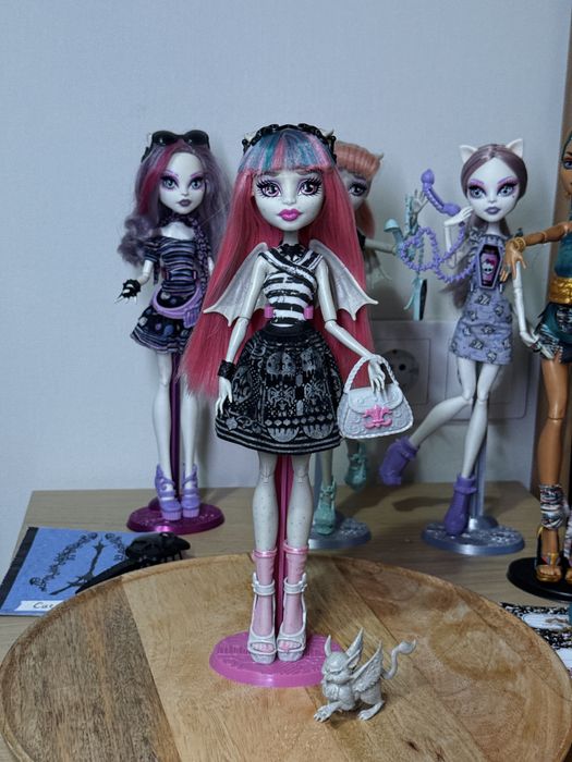 Рошель Гойлд база Монстер Хай Monster High