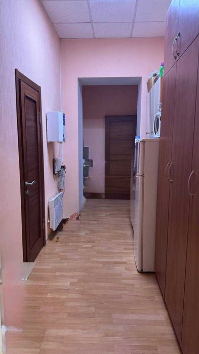 Продам 3-поверхове приміщення в центрі міста
 вул. Моссаковського, 1