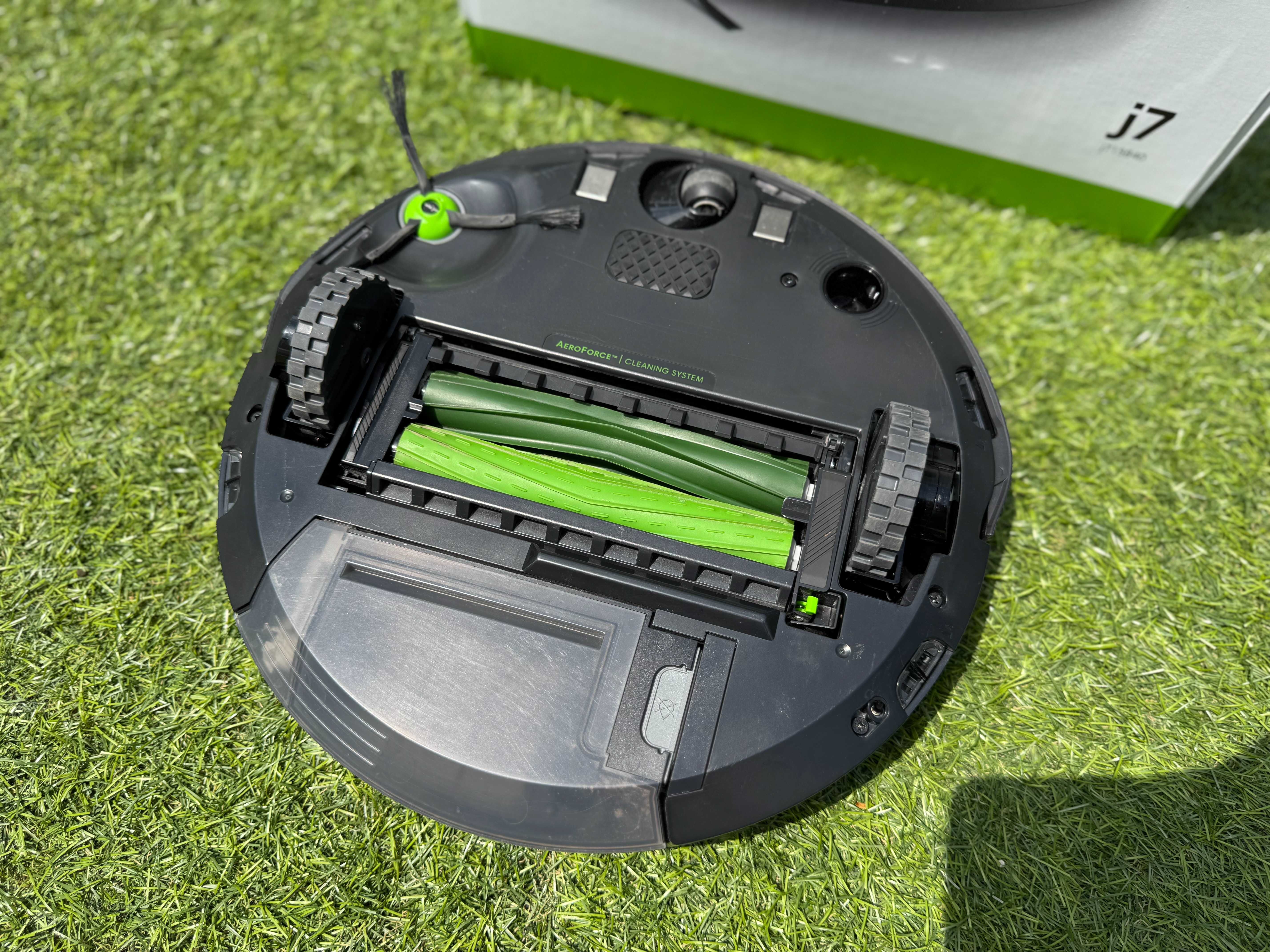 iRobot Roomba J7 – Limpeza Inteligente com Wi-Fi!