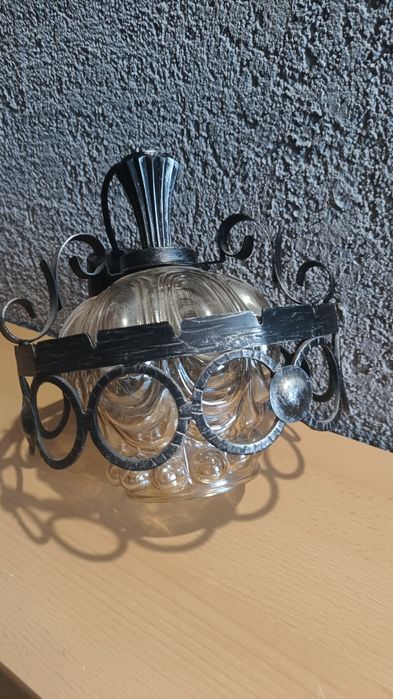 Lampy o rustykalnym, a jednocześnie eleganckim charakterze