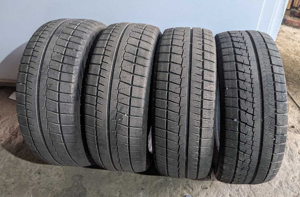 Комплект зимових шин Bridgestone Blizzak