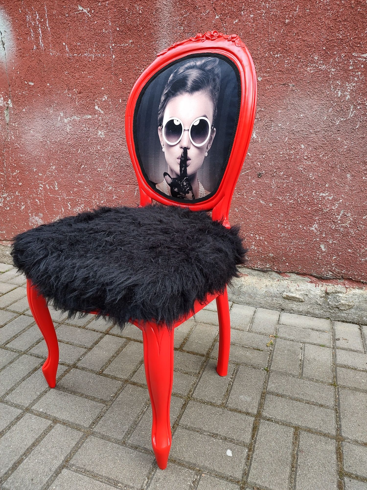 Krzesło czerwone