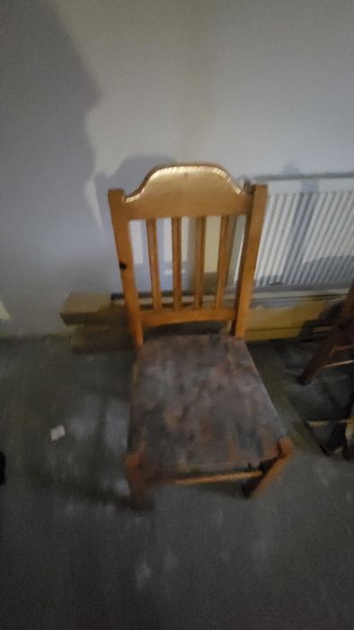 Krzesla drewniane stabilne 4 szt