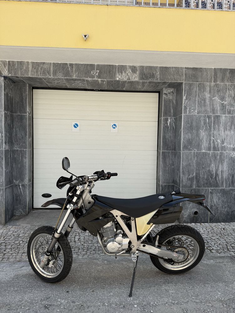 AJP 200 SuperMotard | 2011 | 16.000 km | Impecável