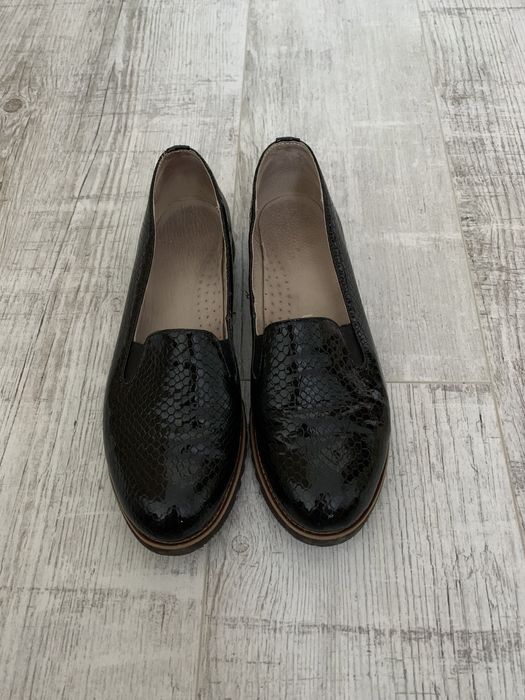 Жіноче шкіряне взуття