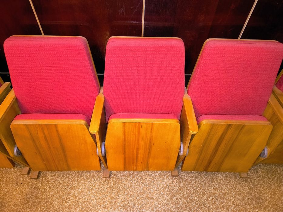 Крісла секційні мякі