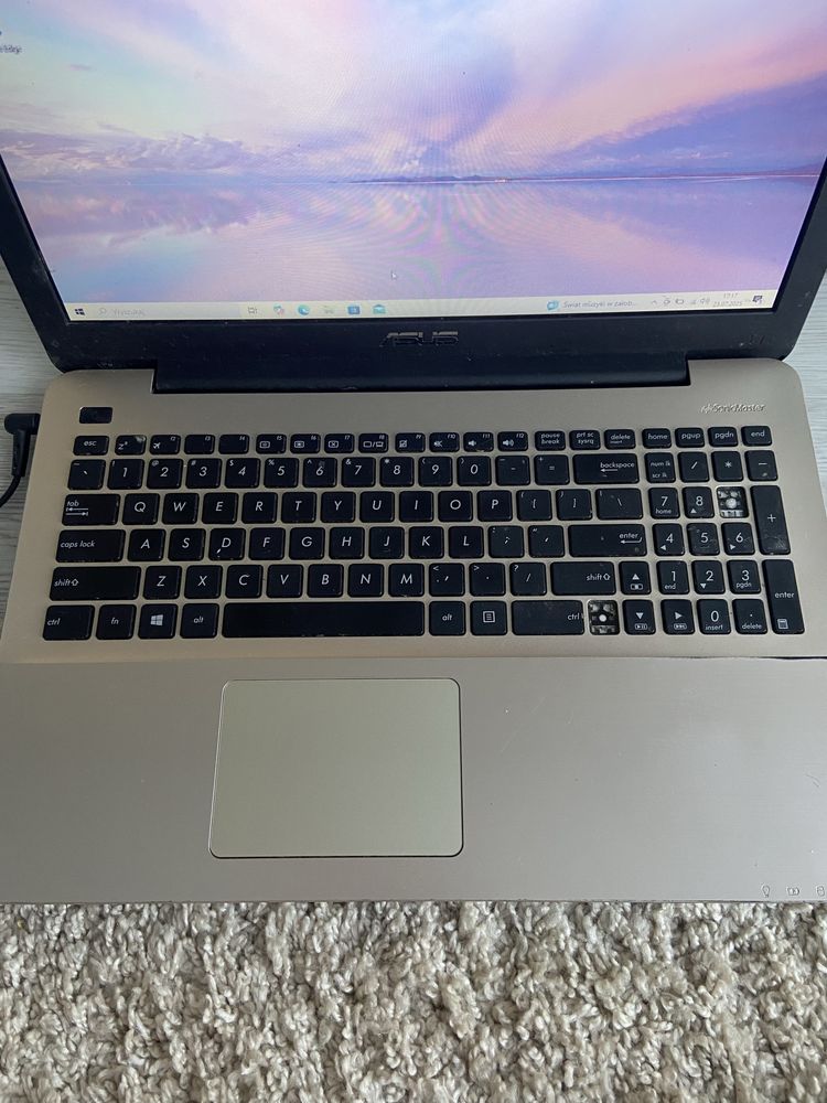 Laptop asus F555L