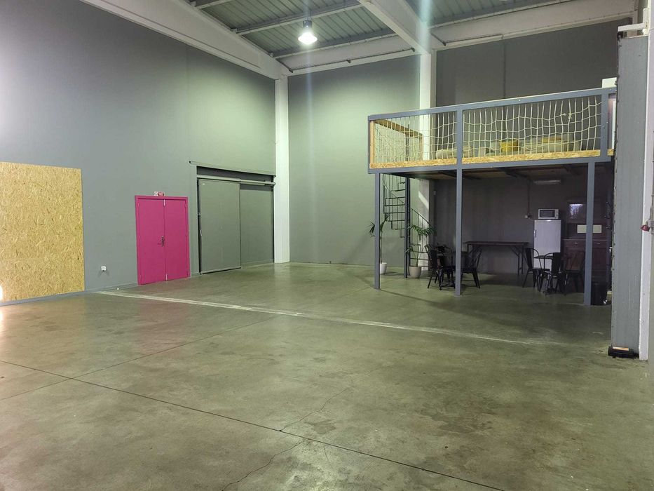 Armazém versátil para arrendamento: total ou metade