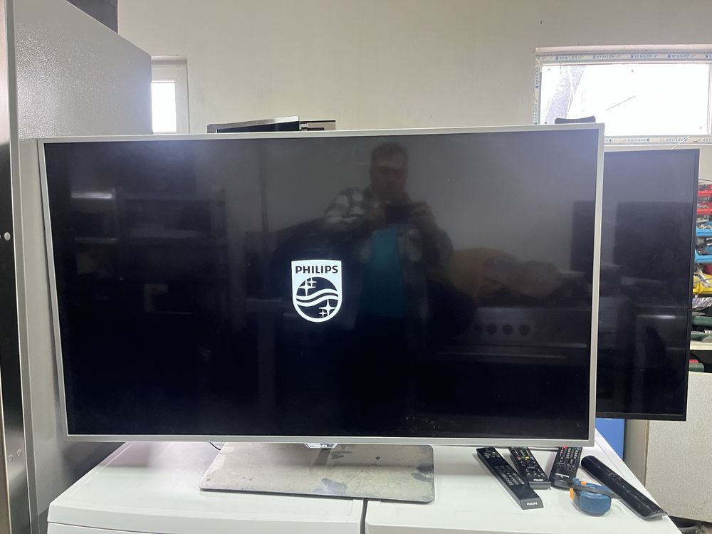 Телевізор Philips 49