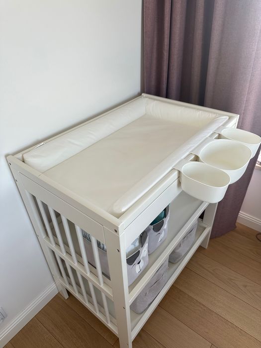 Przewijak Ikea Guliver z matą i pojrmnikami