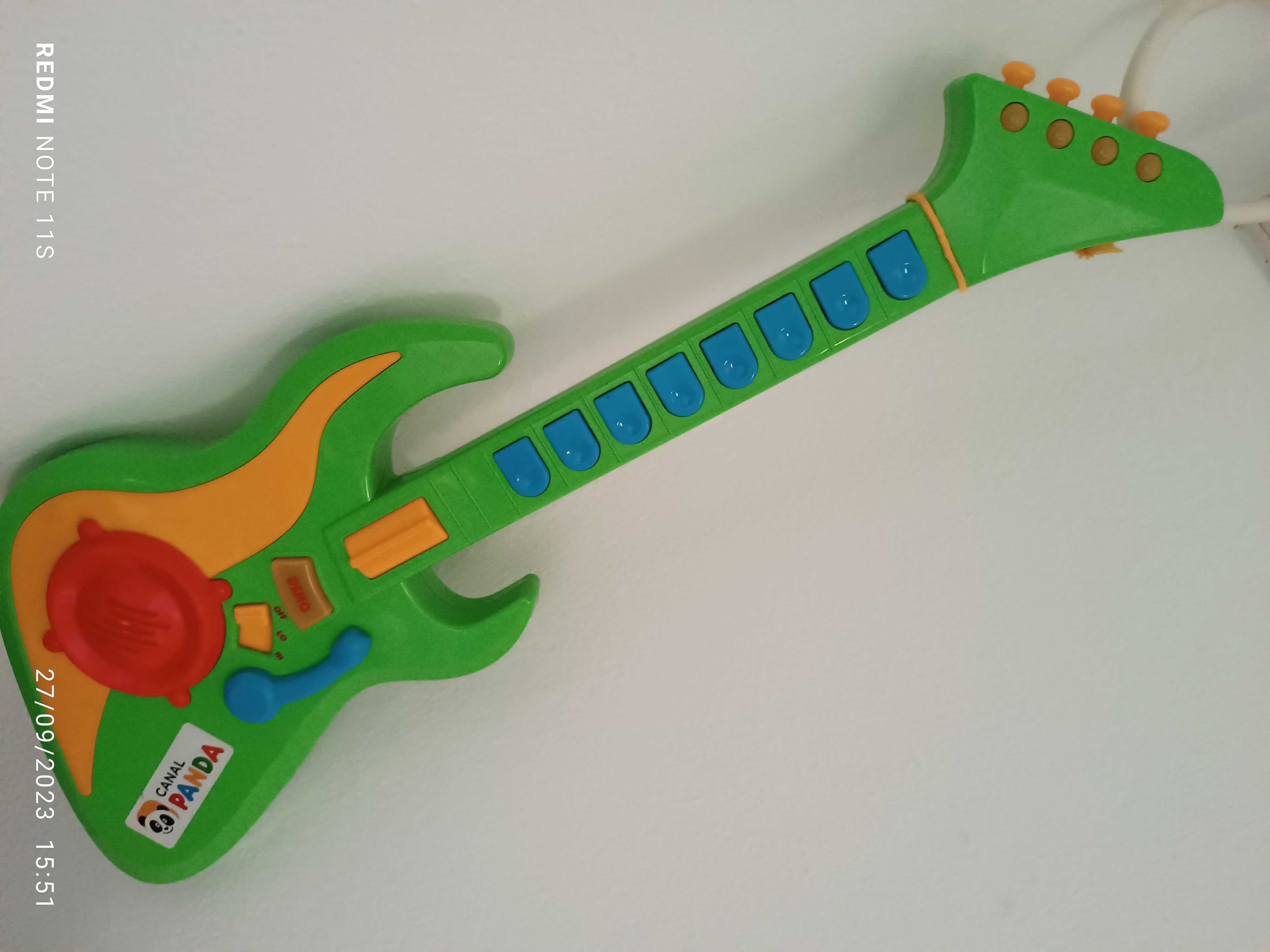 Guitarra Oficial Canal Panda