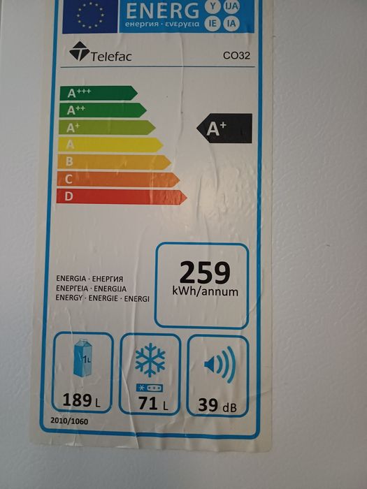 Frigorífico combinado semi novo 170e