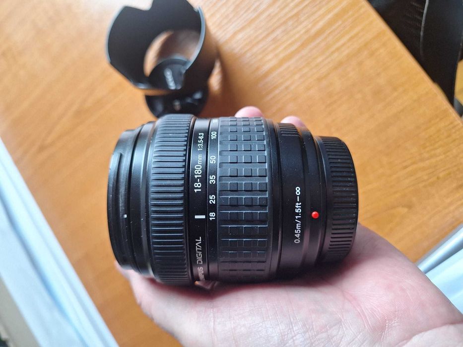 Olympus Zuiko Digital 18-180mm 1:3.5-6.3 z mocowaniem 4/3