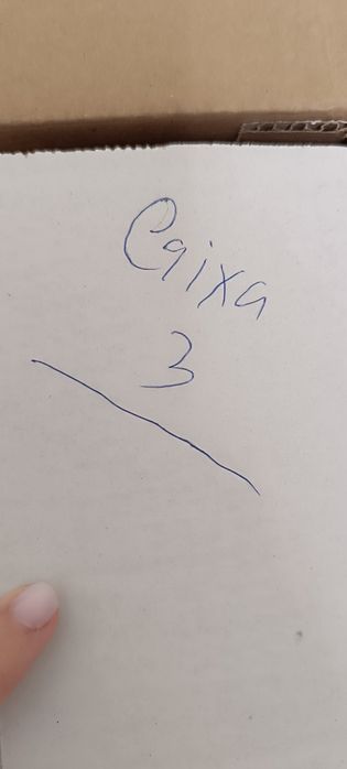 Camisa azul florida marca Benetton para crianças