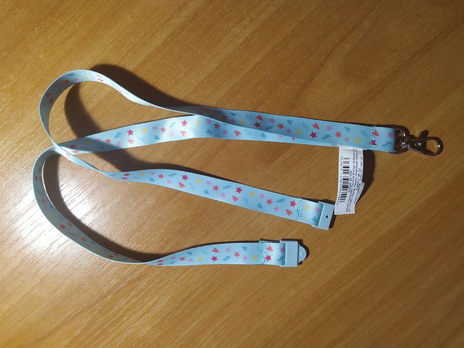 Шнурок для бейджика Accessorize . Новый.