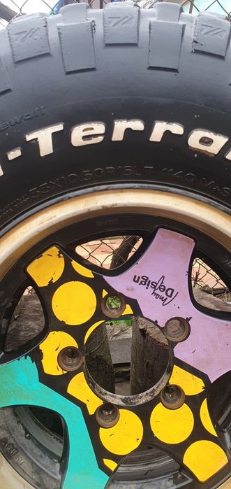 Продам шини з дисками 5х139.7 р15